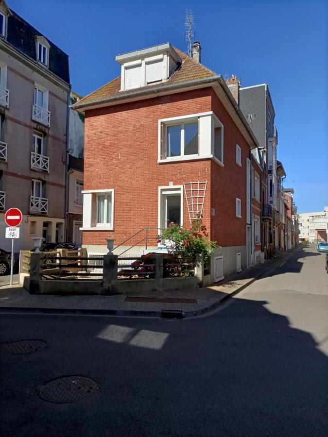 Appart en 1er étage à 120m de la mer Le Tréport Eksteriør bilde